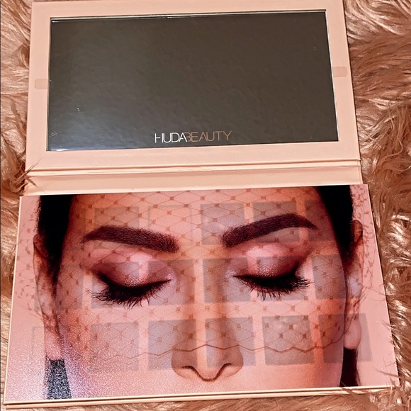 👛💅🏻Huda Beauty New Nude Palette💄👠 - Picture 3 of 4